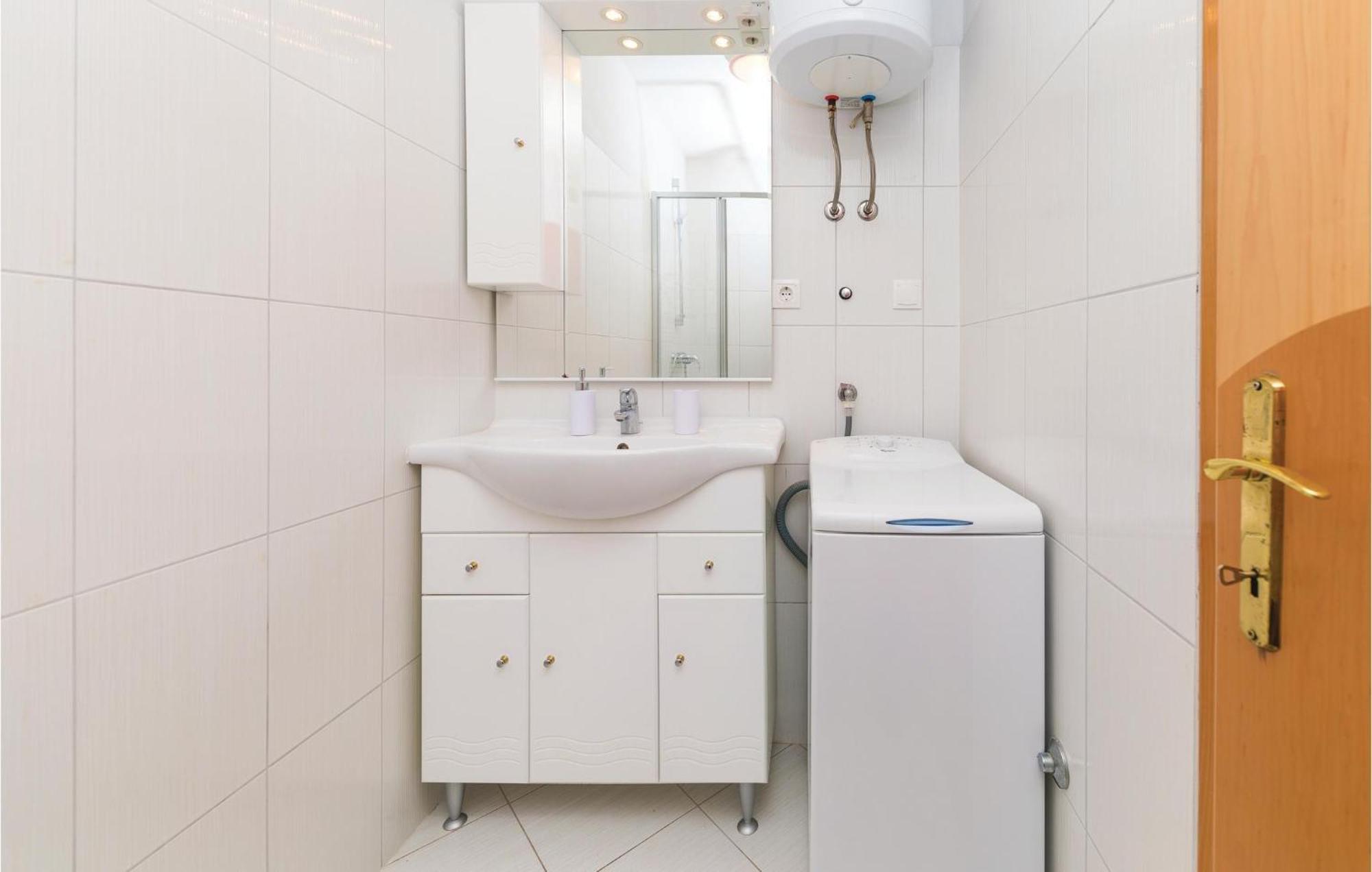 1 Bedroom Stunning Apartment In Okrug Gornji Trogir Exterior photo